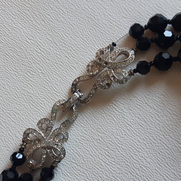 1950s Boucher 3 Strand Jet Black Round Faceted Crystal Vintage Necklace - Picture 4 of 9